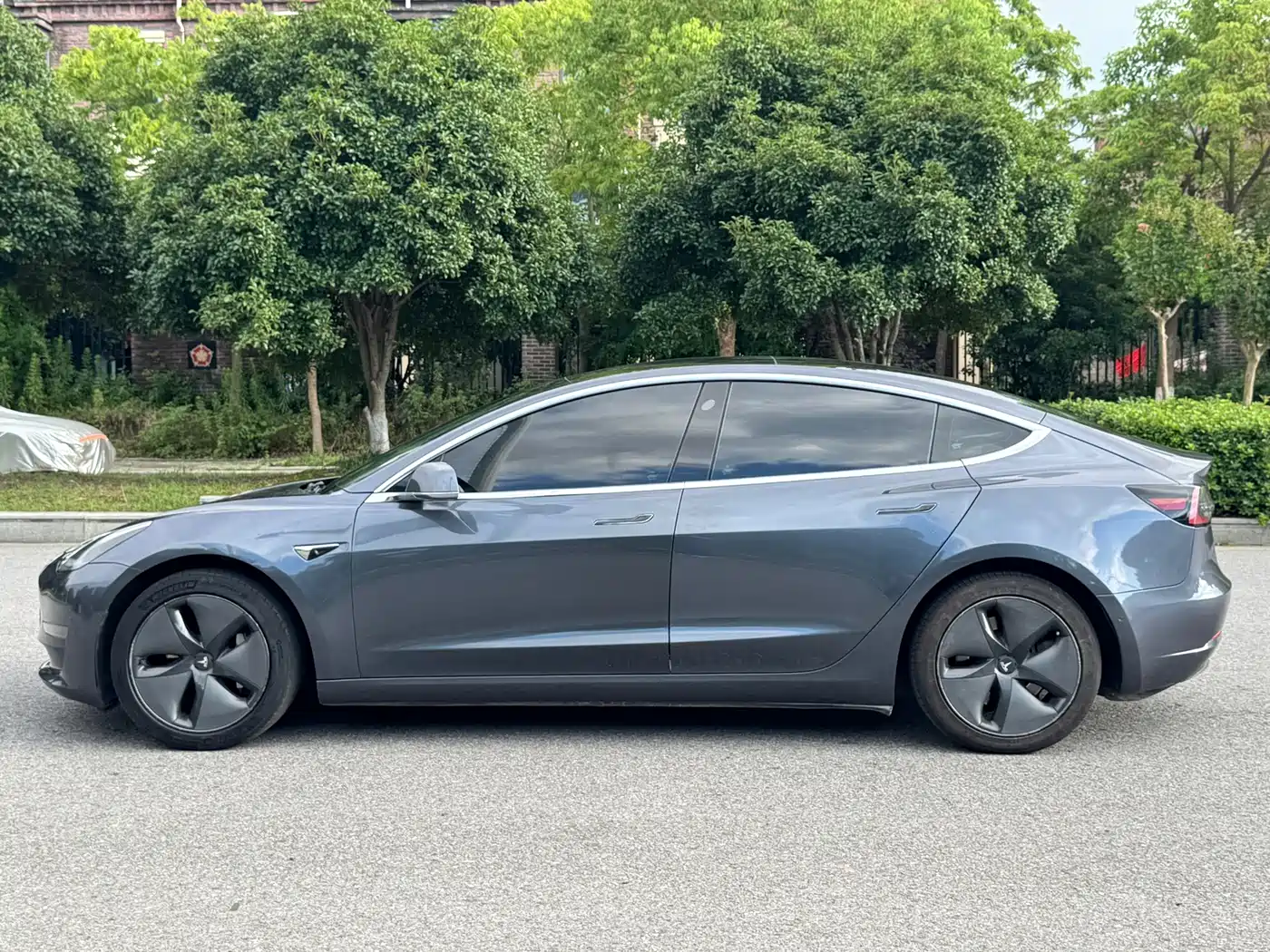 Tesla Model 3 (Import) 2020 2019 Long Range All-Wheel Drive Edition