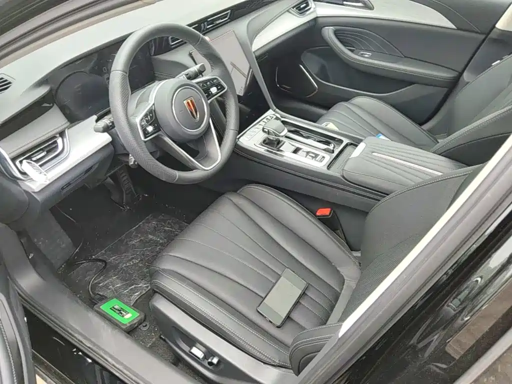 Фото 15 - Hongqi H5