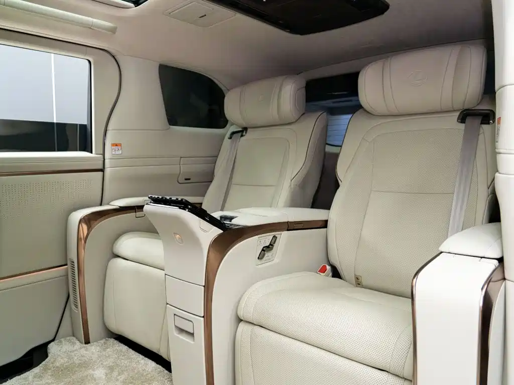 Lexus LM 2026 2025 Model 500h Four-Seater Imperial Edition