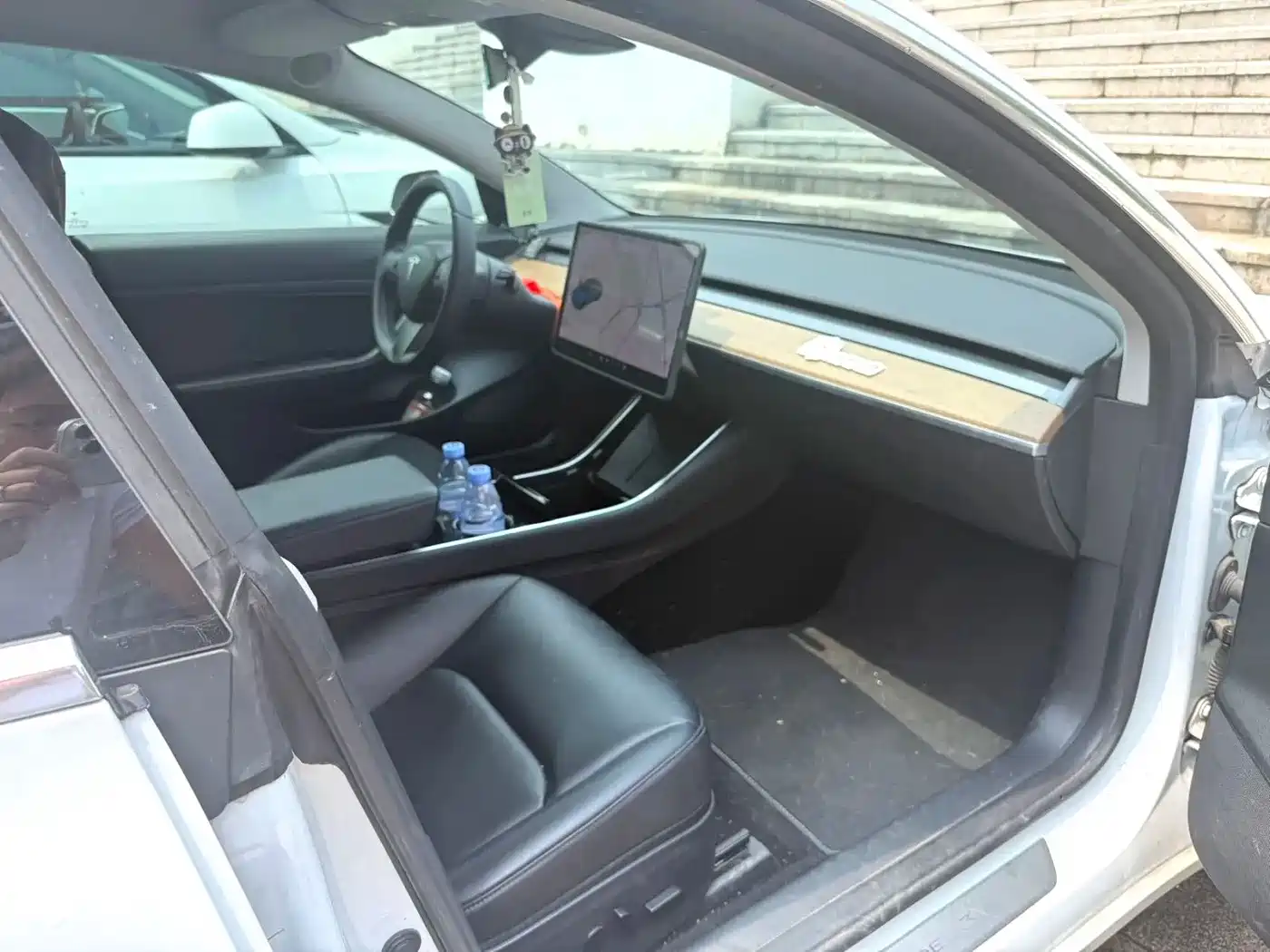Photo 4 - Tesla Model 3