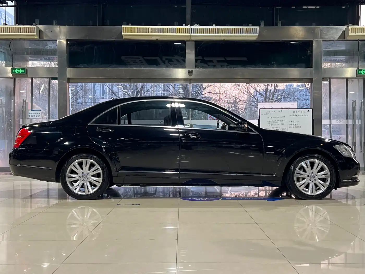 Mercedes-Benz S-Class 2011 S 500 L CGI 4MATIC фото 7