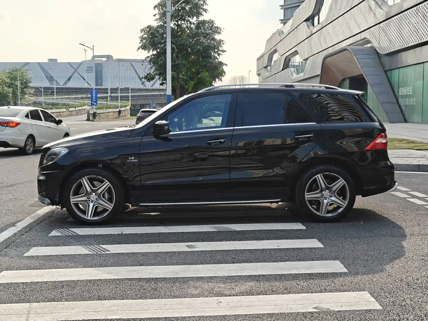 Mercedes-Benz M-Class AMG 2014 AMG ML 63 фото 24