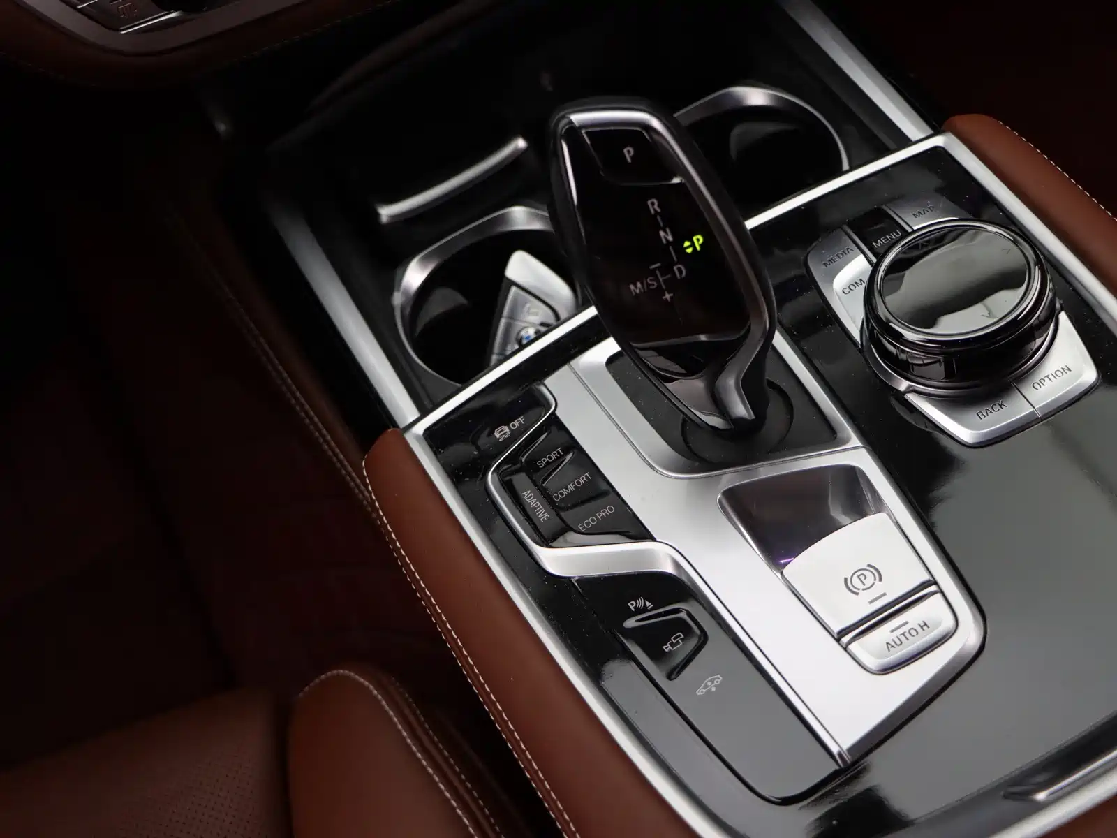 Фото 13 - BMW 7 Series