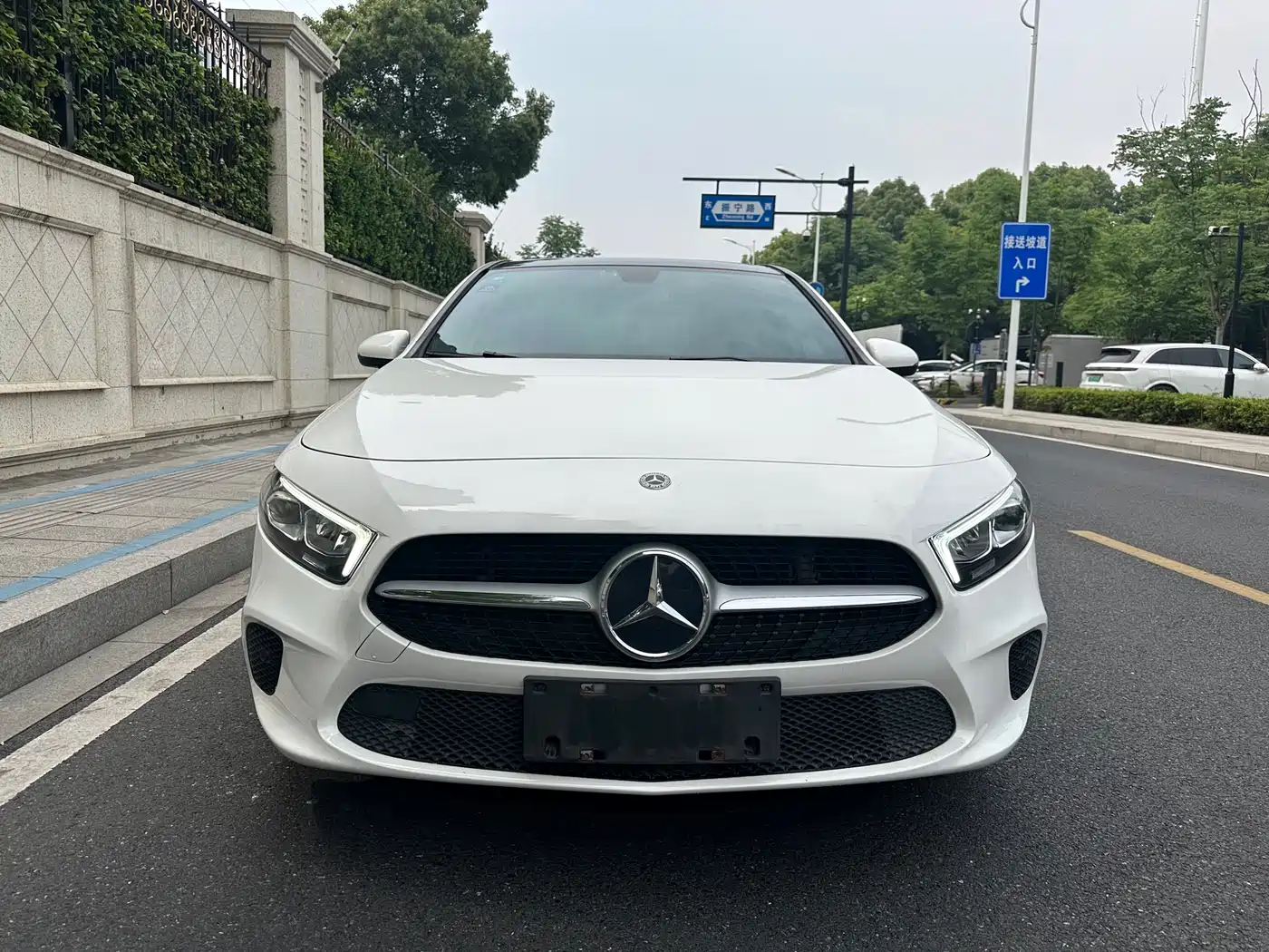 Mercedes-Benz A-Class (Import) 2019 A 200 Dynamic Version фото 2