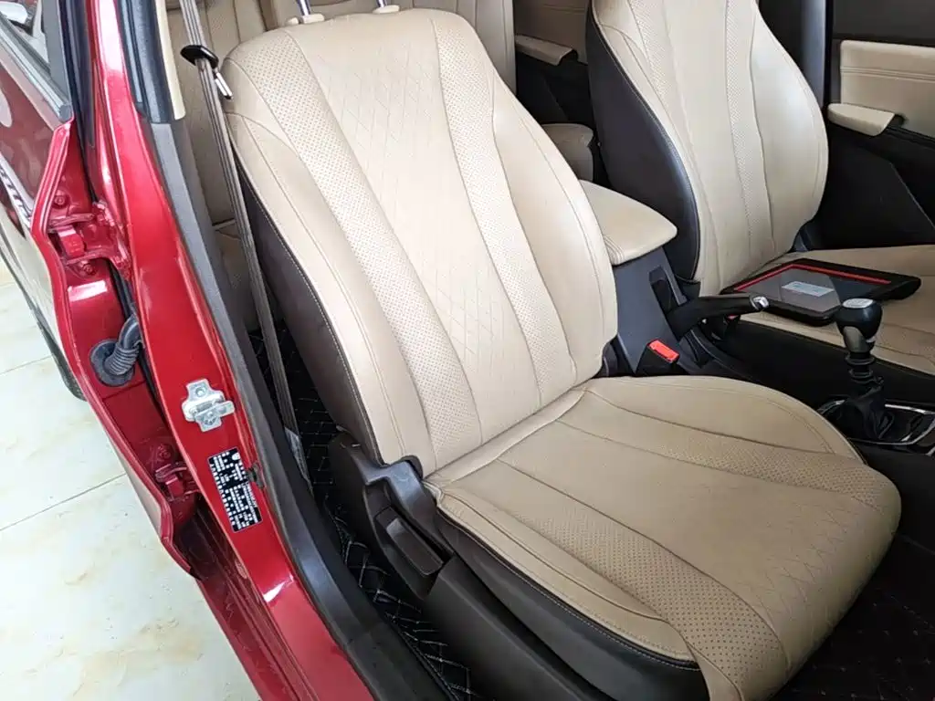 Baojun 310W 2018 2017 1.5L Manual Luxury China V