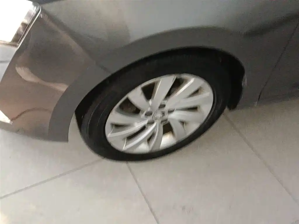 Škoda Rapid 2018 1.6L Automatic Comfort Edition фото 23