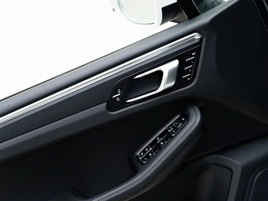 Porsche Macan 2018 Macan 2.0T фото 13