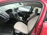 Фото 15 - Ford Focus
