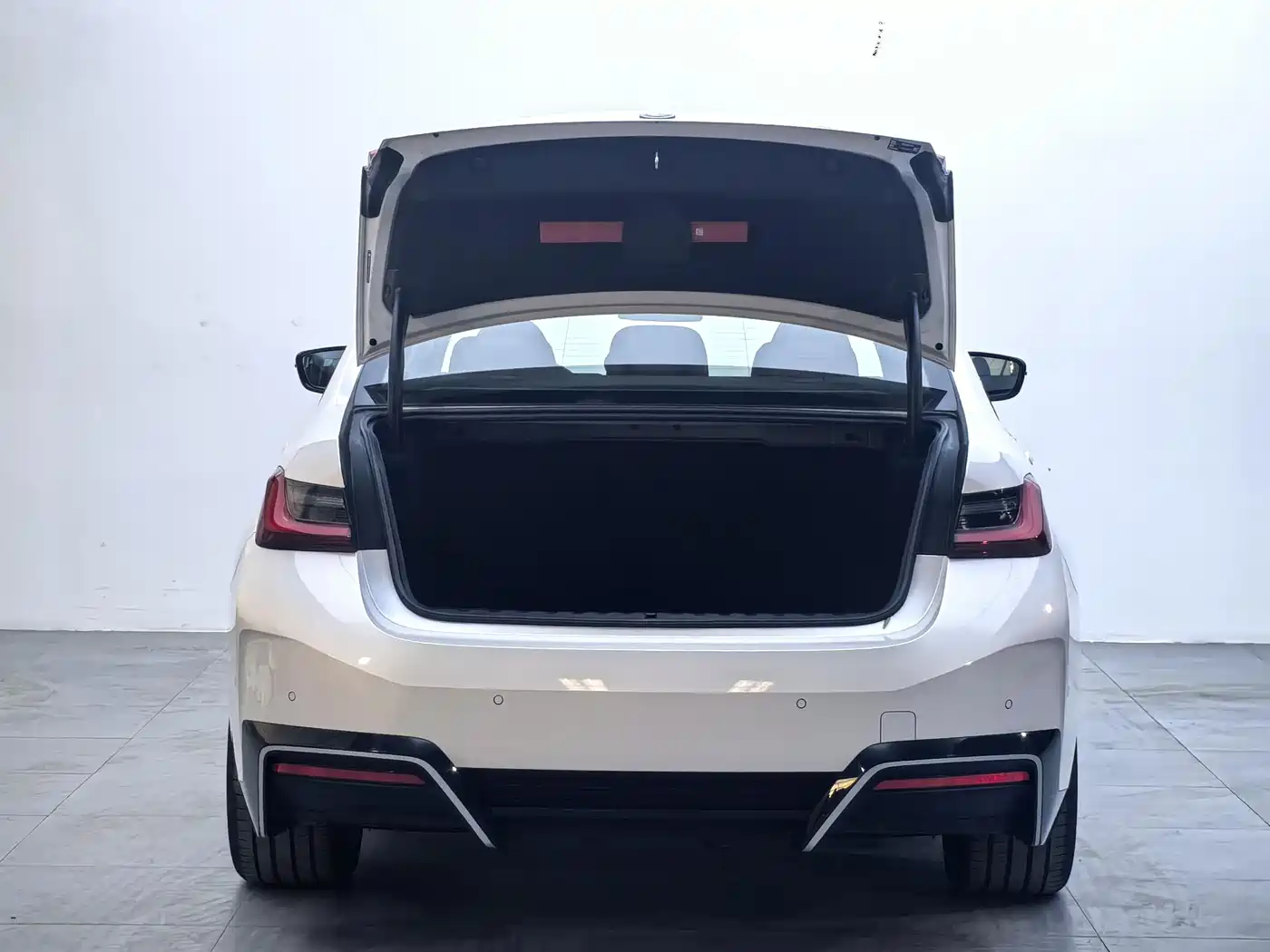 BMW i3 2025 eDrive 40 L Shadow Night Package фото 6