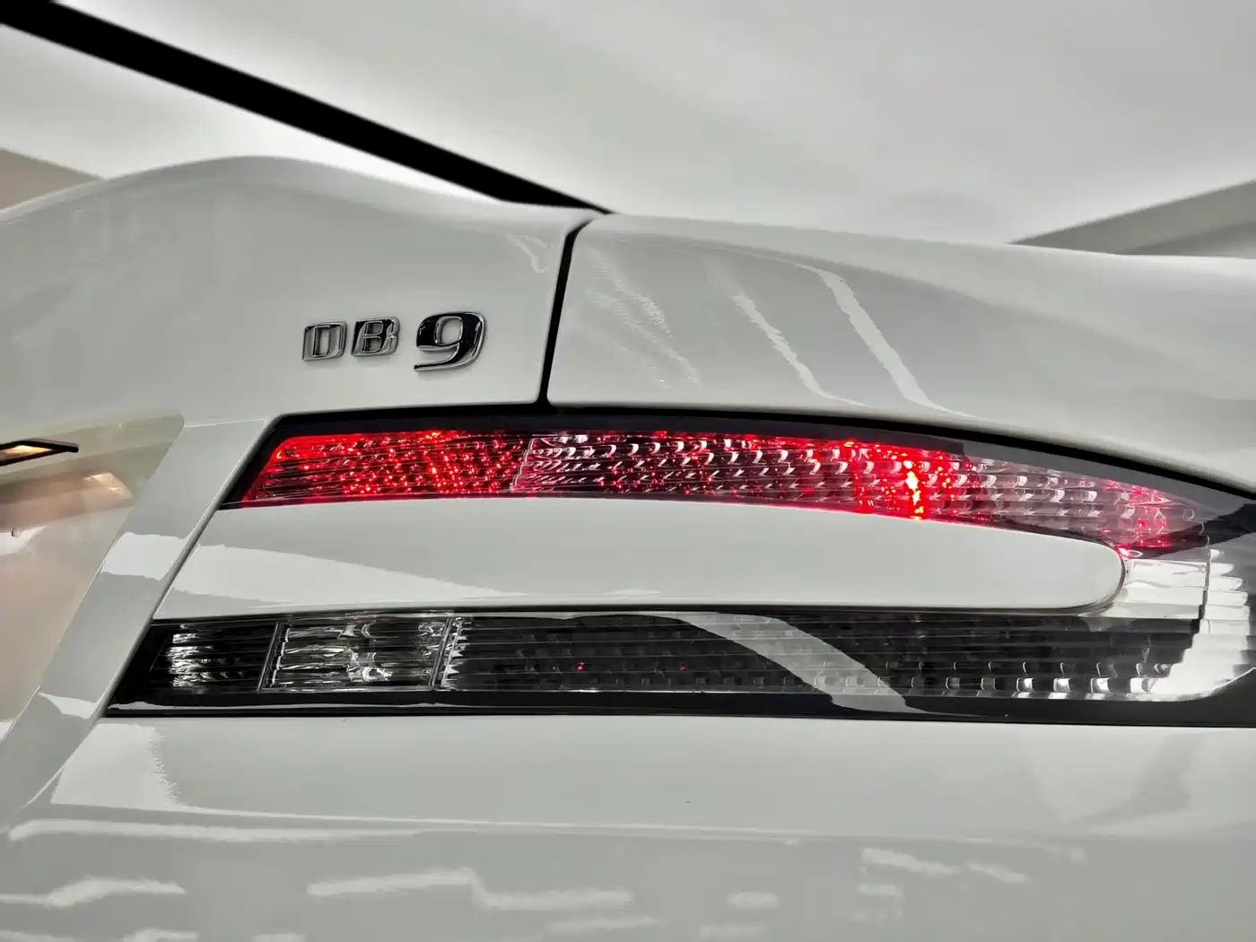 Aston Martin DB9 2013 2013 6.0L Coupe