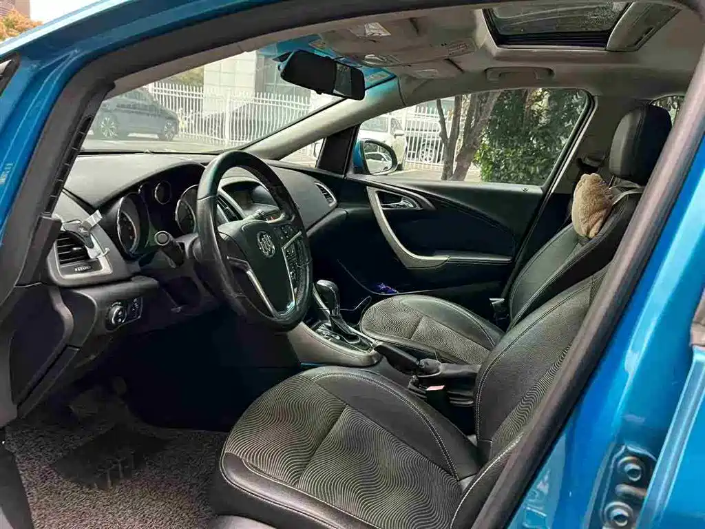 Buick Excelle 2010 2010 XT 1.6L Automatic Fashion