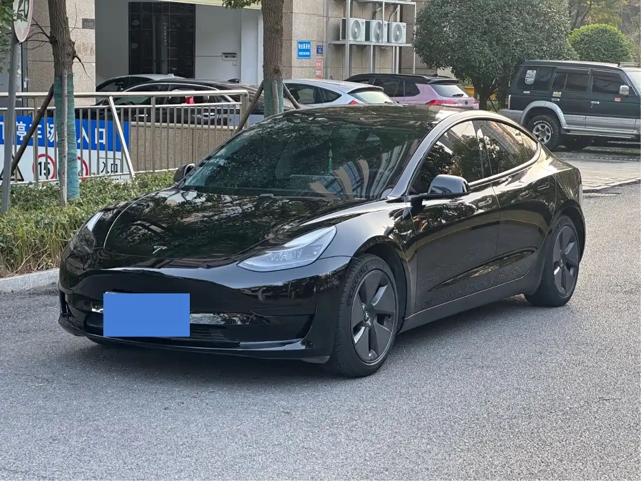 Фото 3 - Tesla Model 3