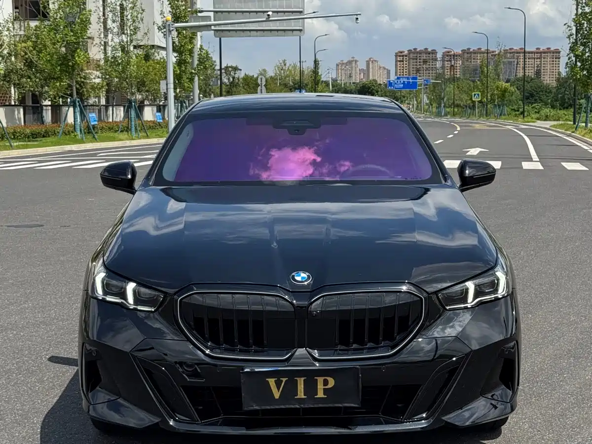 Фото 2 - BMW 5 Series