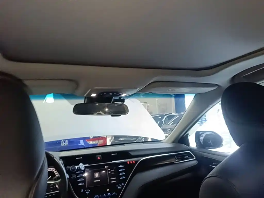 Toyota Camry 2018 2.5G Luxury Edition фото 18