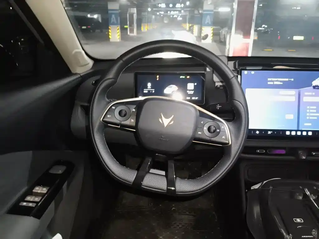 ARCFOX T1 2025 2025 425 Mid-range Version
