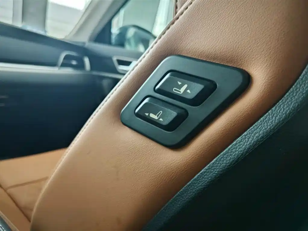 Hongqi HS7 2019 3.0T Automatic 4WD Smart Connection Flag Leader Edition фото 29