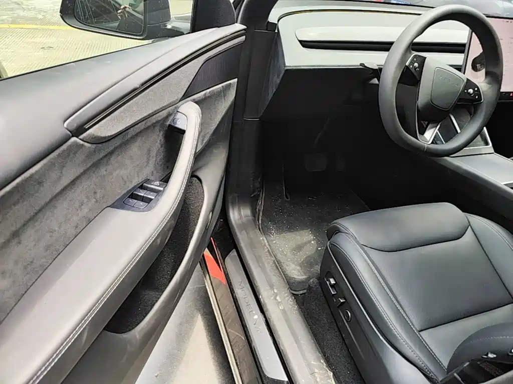 Tesla Model Y L 2026 2025 Facelift Long Range AWD
