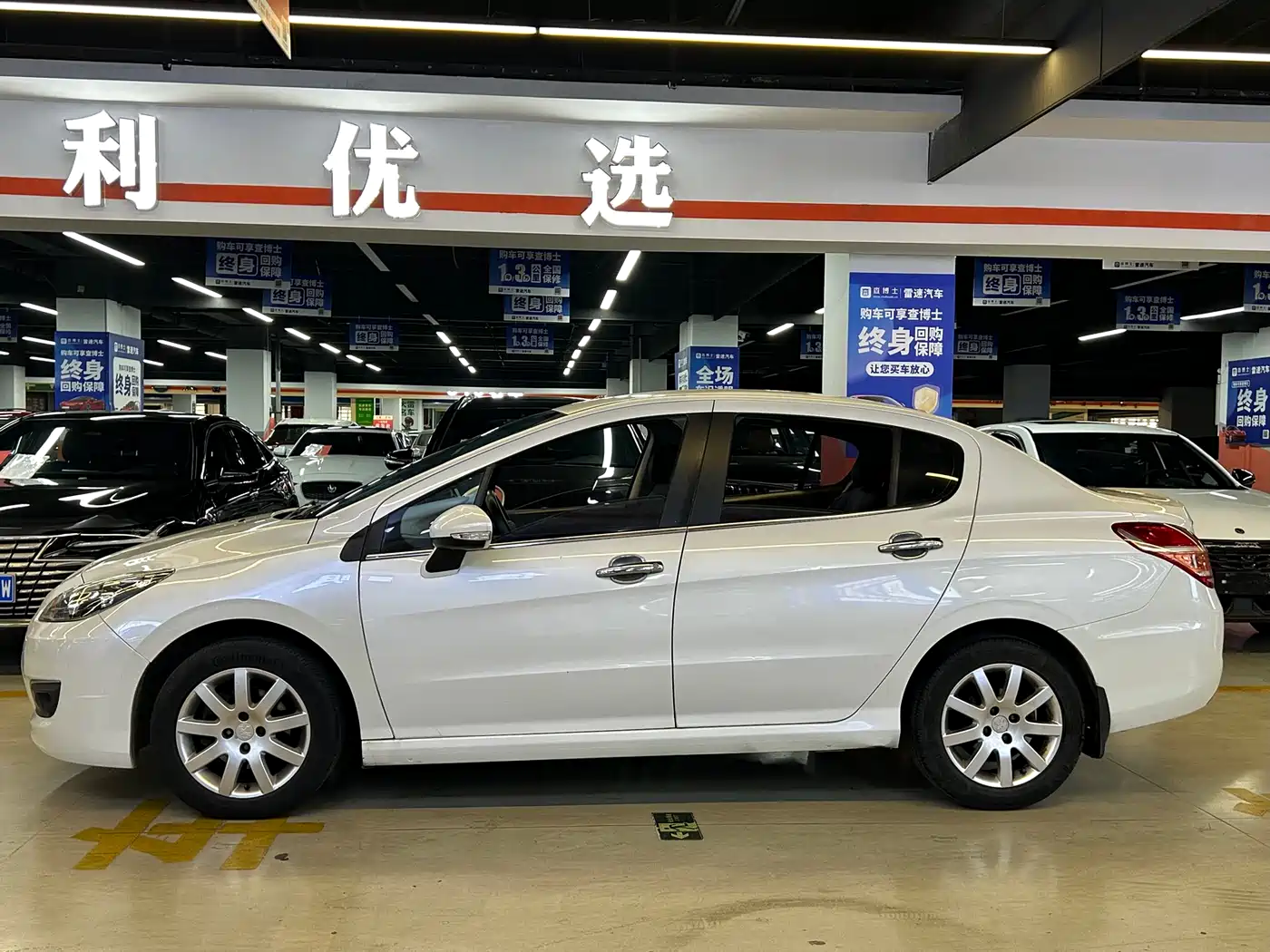 Peugeot 308 2014 Model Joy Edition Classic 1.6L Manual Superior Style фото 3