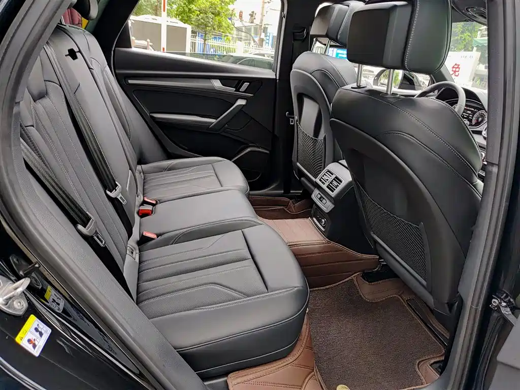 Audi Q5L 2024 Model 40 TFSI Luxury Dynamic фото 11