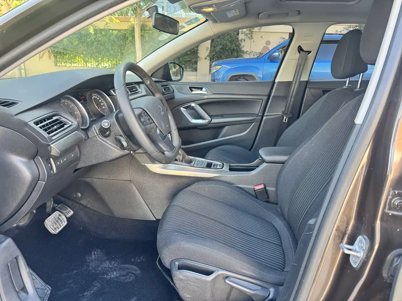 Peugeot 408 2016 1.6T Automatic Luxury Edition фото 5