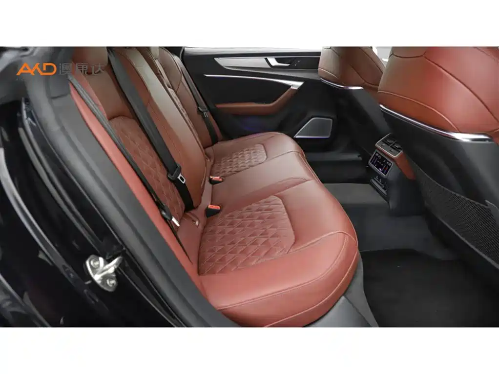 Audi A7L 2024 45 TFSI quattro S-line Black Warrior Edition фото 8