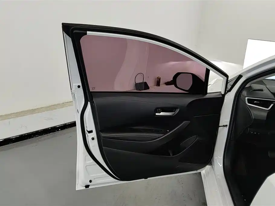 Toyota Corolla 2021 1.2T S-CVT Elite PLUS Edition фото 7