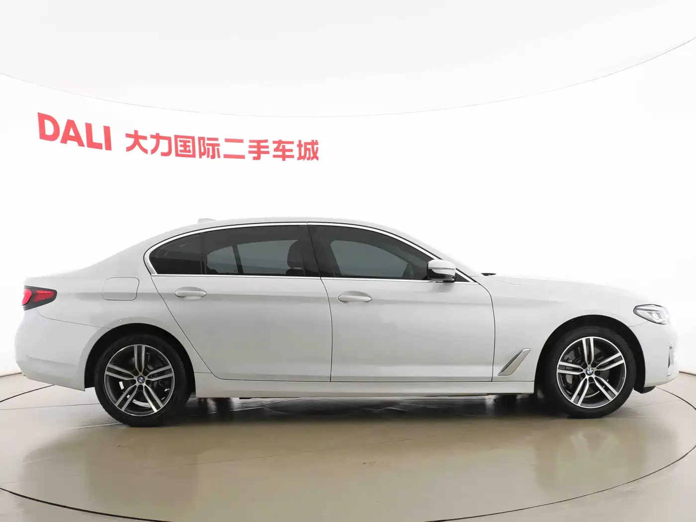 BMW 5 Series 2021 530Li Leading Luxury Package фото 4