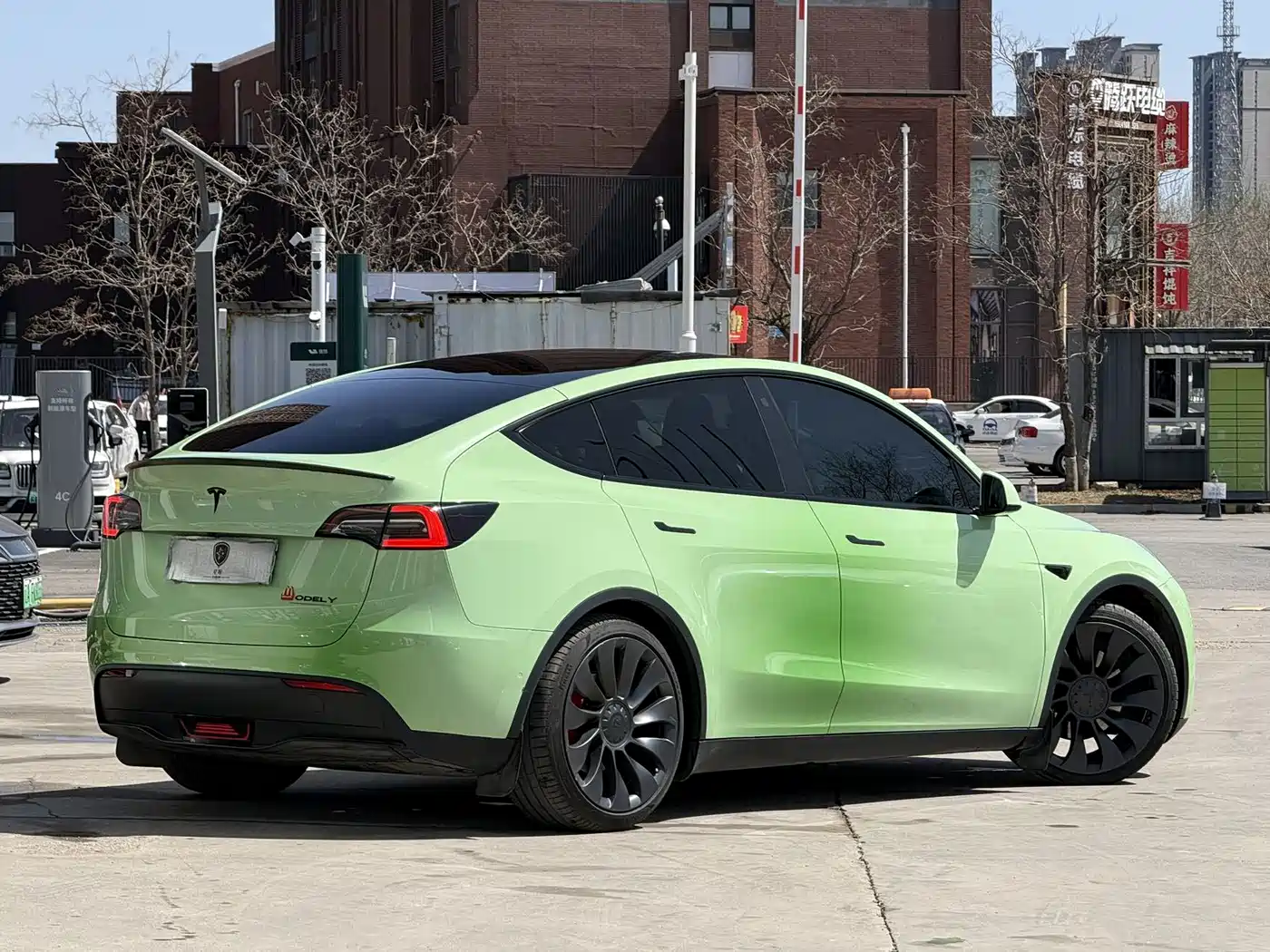 TESLA MODEL Y