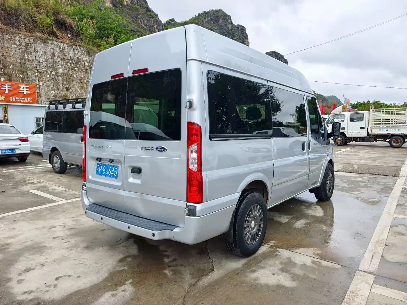 Ford New Generation Transit 2020 2019 Model 2.2T Multi-function Short Wheelbase Medium Roof 6-seater China VI