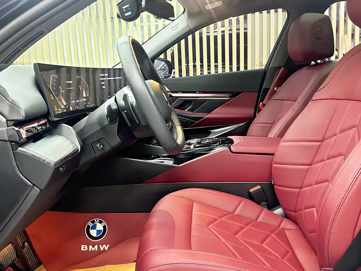 BMW 5 Series 2024 530Li Leading Model Luxury Package фото 4