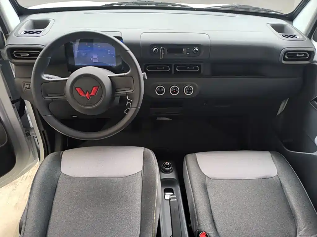 Wuling Motors Wuling Zhiguang NEV 2026 2025 Model 305km Base Version