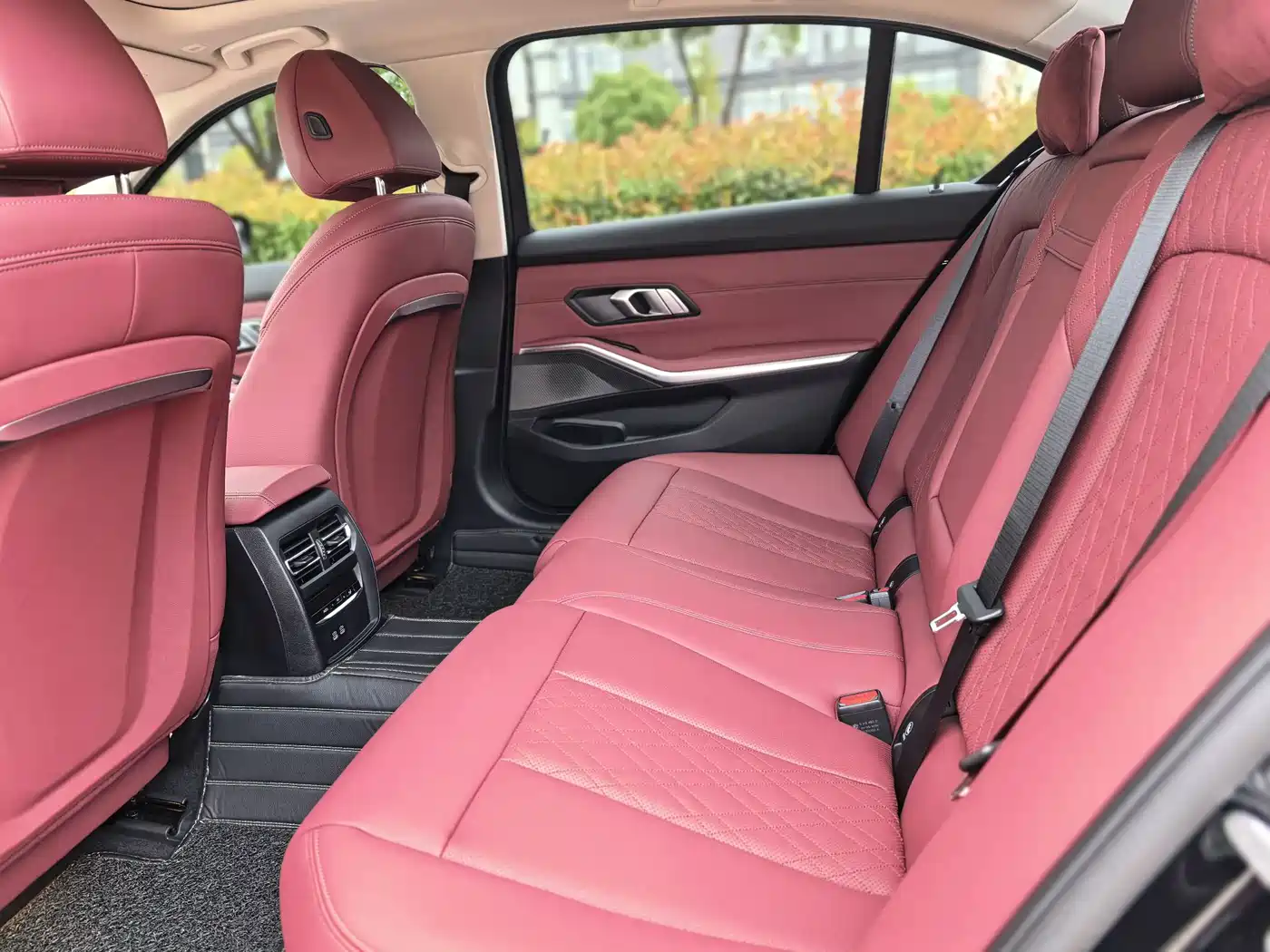 BMW i3 2024 eDrive 40 L Night Sport Package фото 8