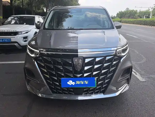 Roewe iMAX8 EV 2024