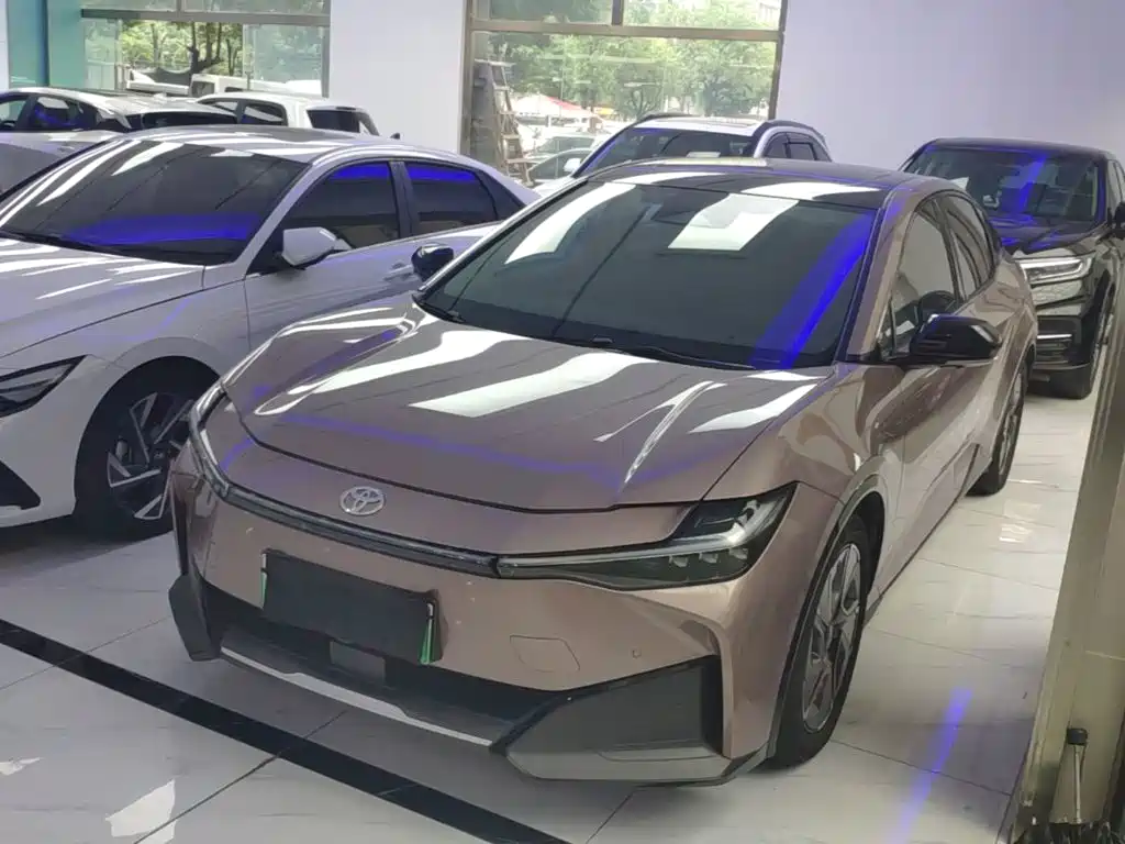 Фото 2 - Toyota bZ3