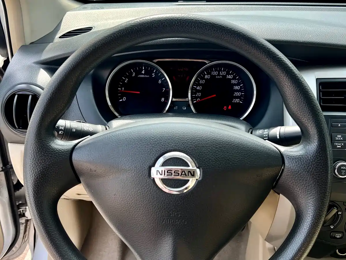 Nissan Livina 2017 2015 1.6XE CVT Comfort Edition
