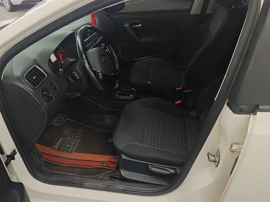 Volkswagen Polo 2018 1.5L Auto Comfort фото 9