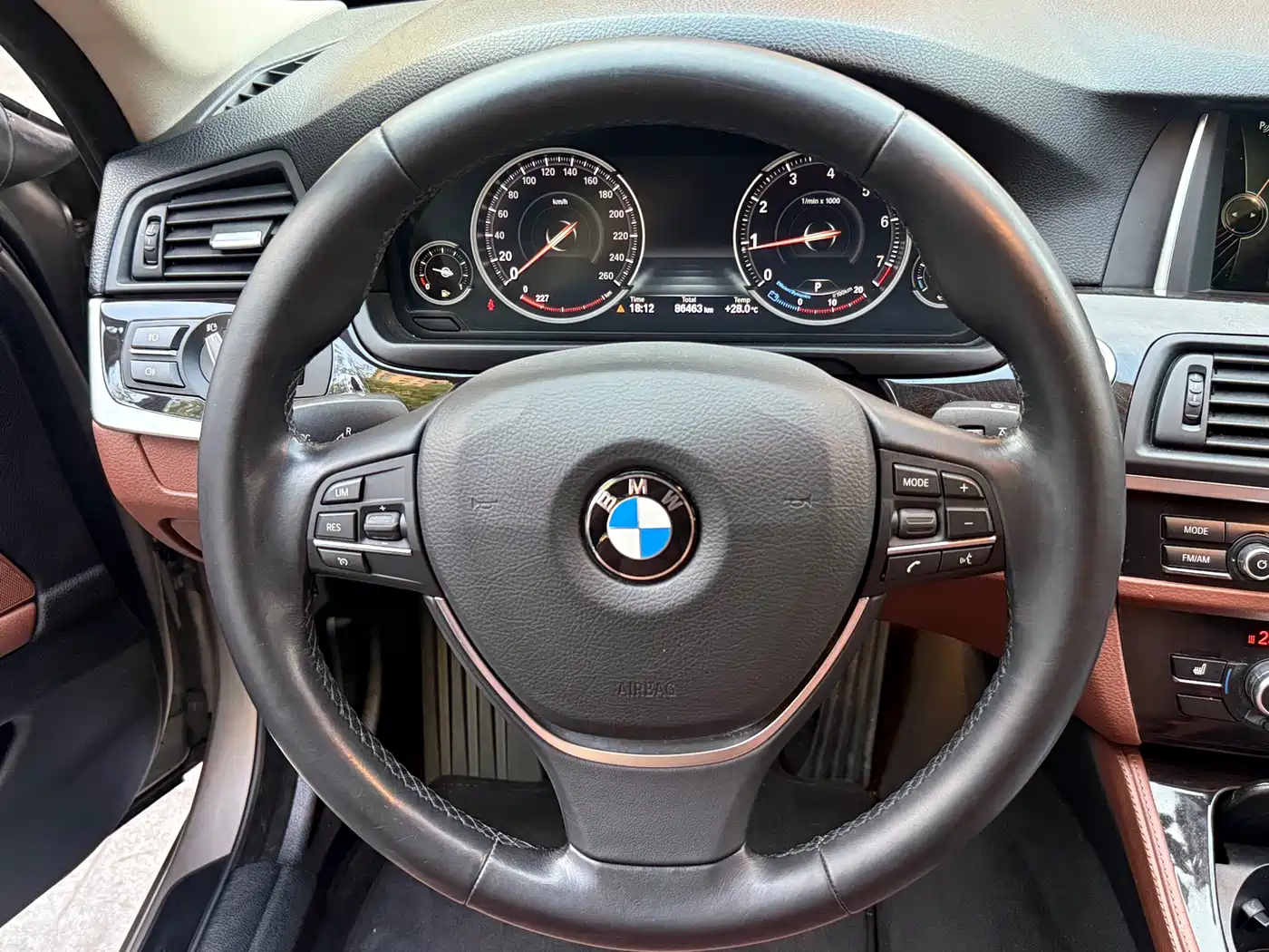 BMW 5 Series 2017 525Li Leading Edition фото 7