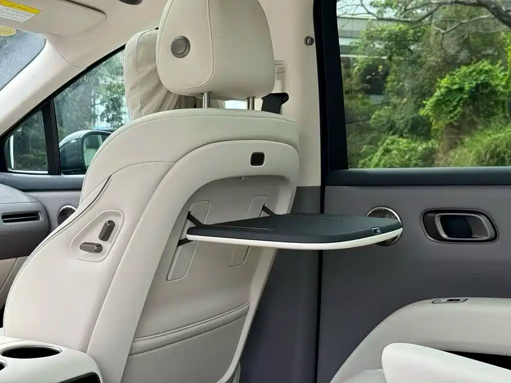 Li Auto Li i8 2026 2025 Standard Edition