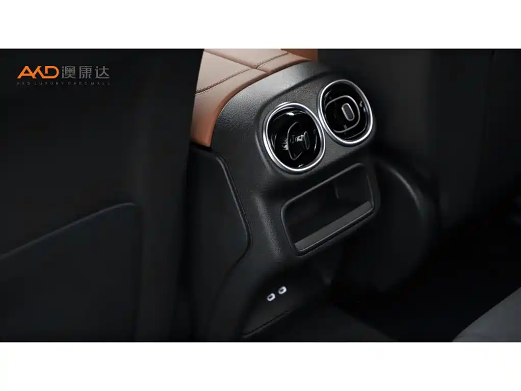 Mercedes-Benz GLC Coupe 2025 GLC 300 4MATIC Coupe SUV фото 9