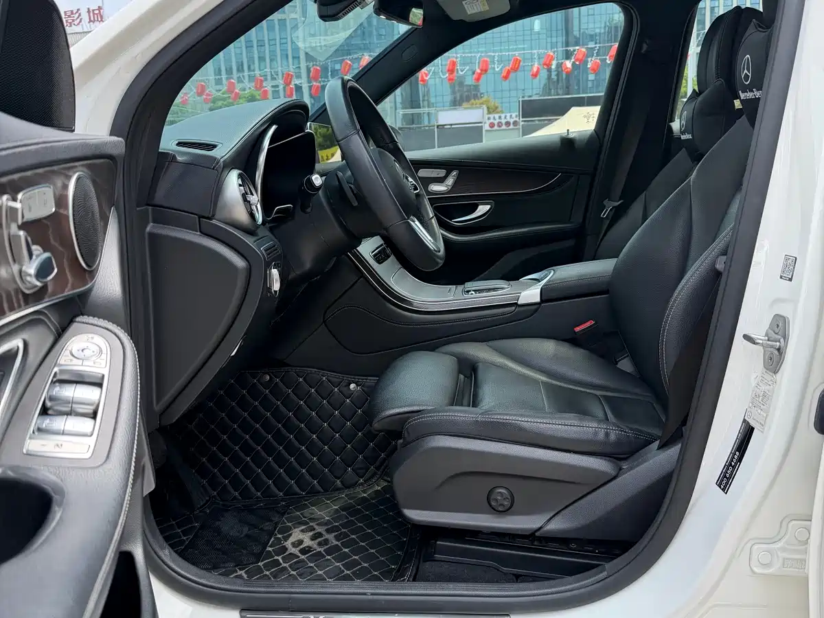 Mercedes-Benz GLC 2020 GLC 260 L 4MATIC Luxury фото 4