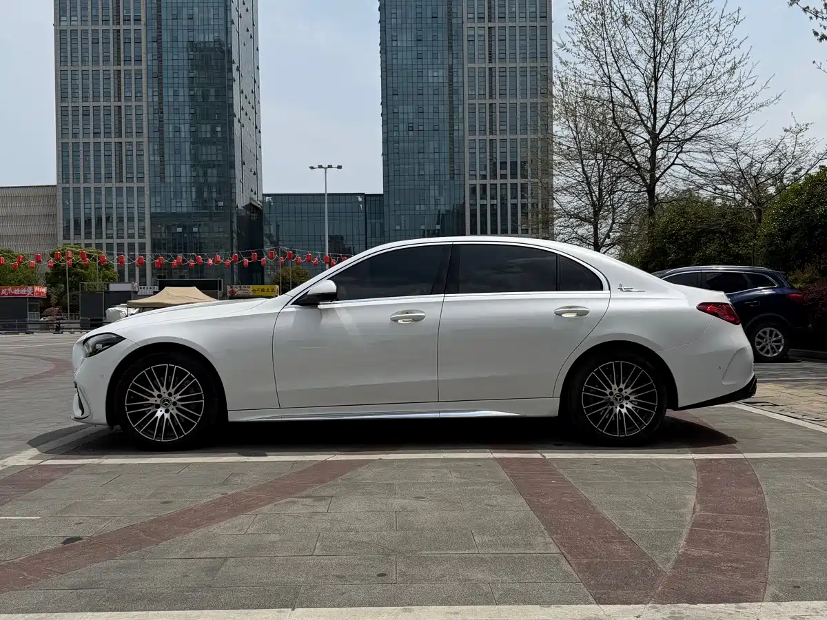Mercedes-Benz C-Class 2023 C 260 L Night Edition Sport фото 7