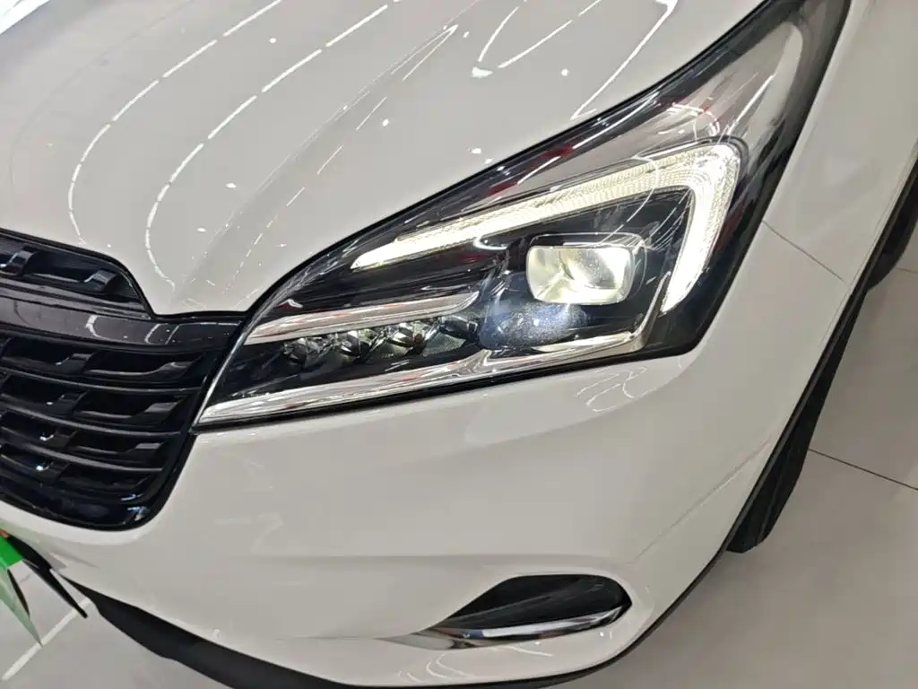 Photo 24 - Buick Envision Plus