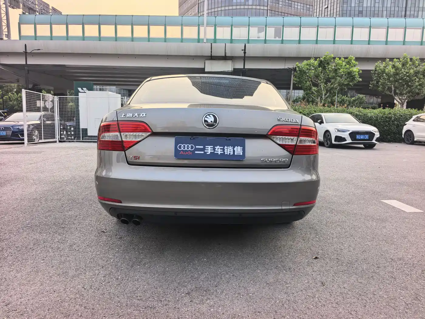 Škoda Superb 2013 1.8TSI Automatic Elegance Edition фото 5