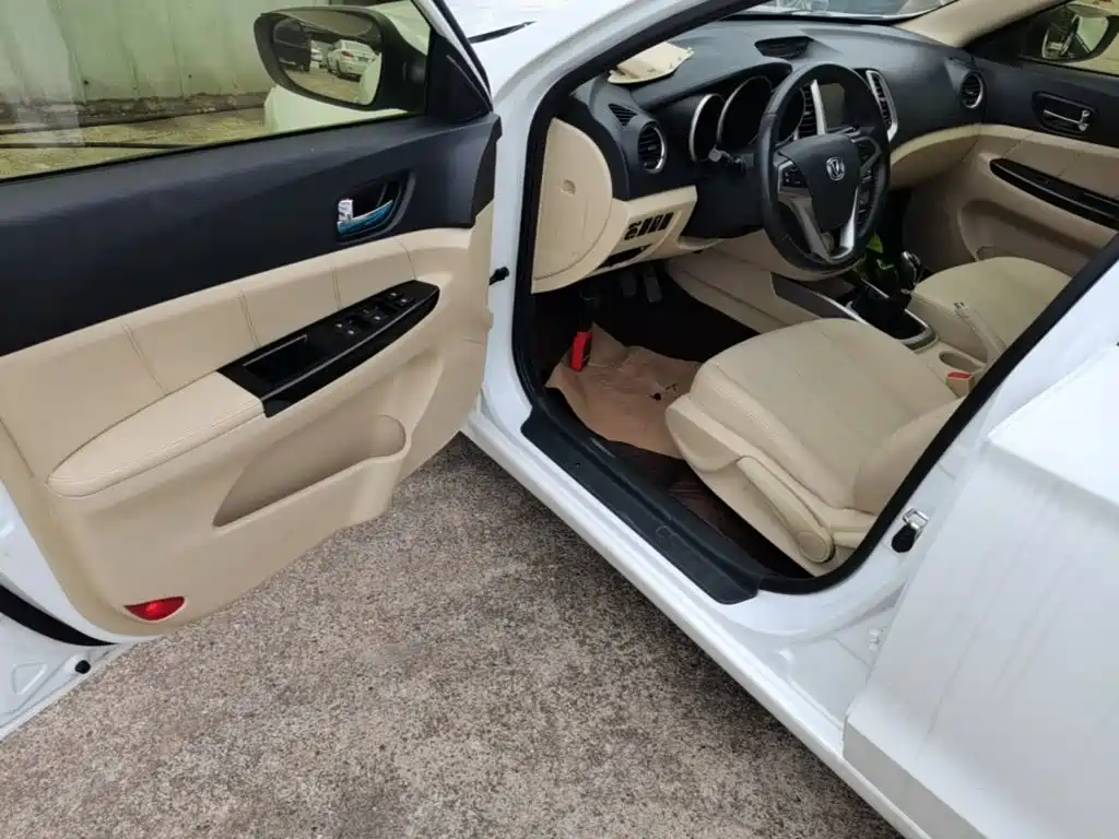 Changan Eado 2016 2015 1.6L Manual Luxury China V
