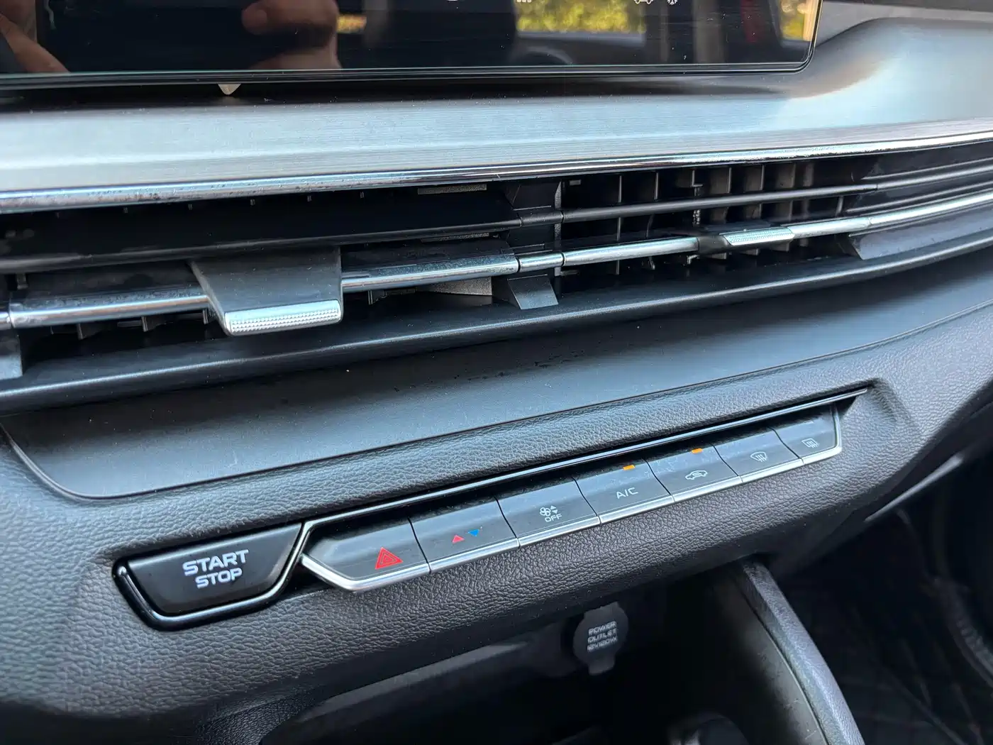 Фото 21 - Geely Vision X3