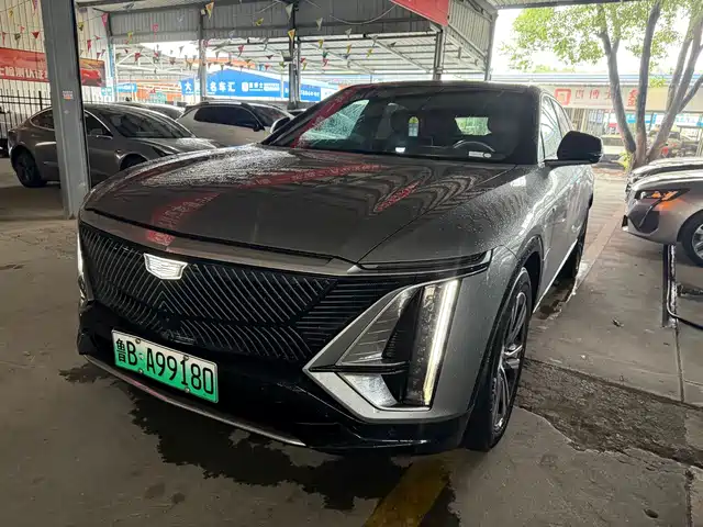 Cadillac Lyriq Задний привод, увеличенный запас хода, Люкс