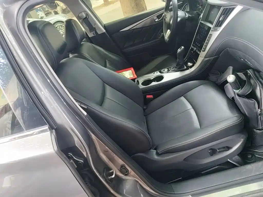 Photo 25 - Infiniti Q50L