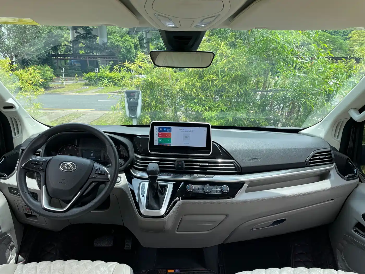 SAIC Maxus Xintu V90 2022 2022 2.0T Automatic Rear-Wheel Drive Qimo Edition Extended Axle High Roof