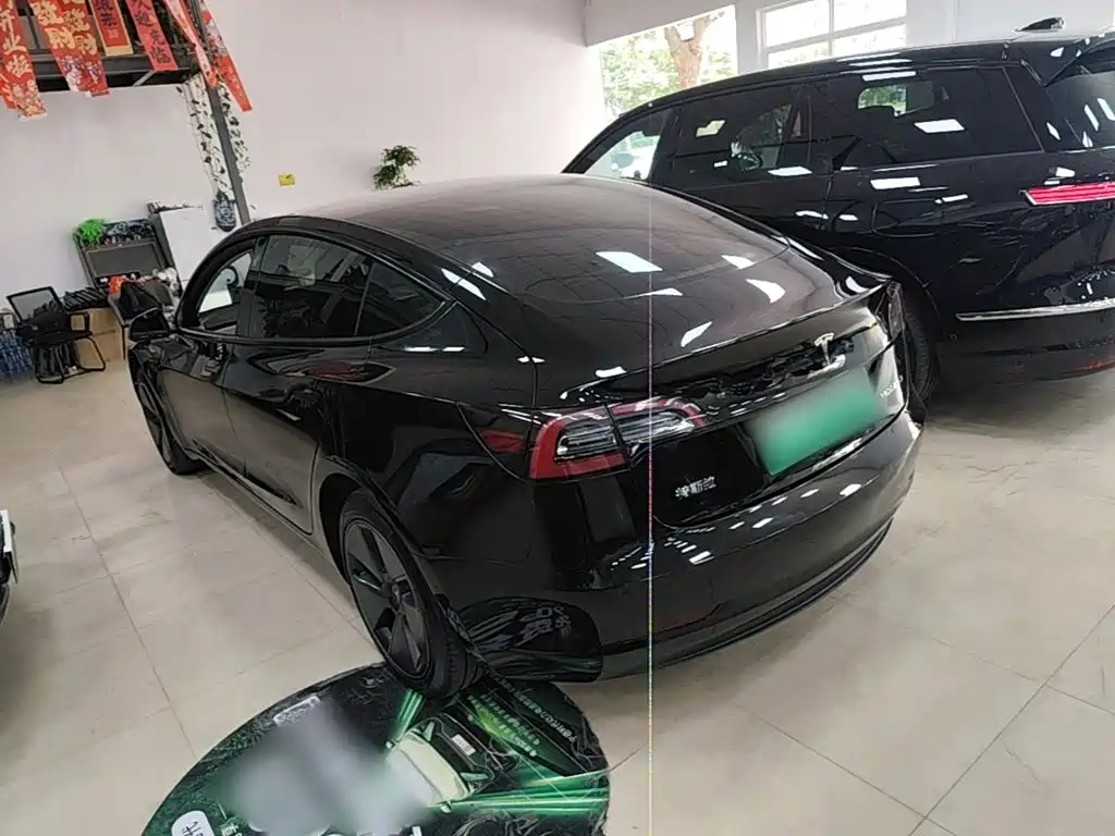 Фото 5 - Tesla Model 3
