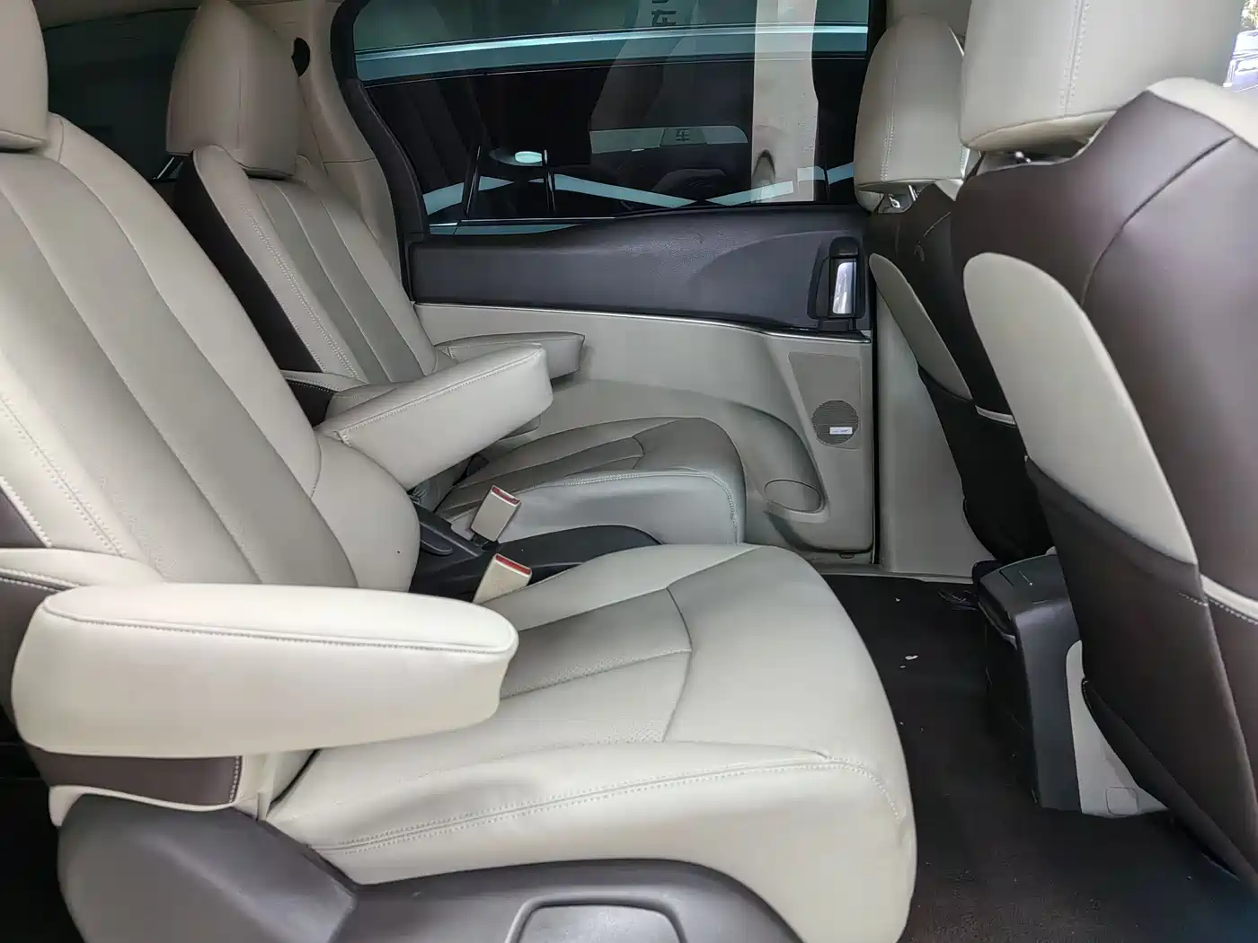 Buick GL8 2011 3.0L XT Luxury Business Flagship фото 12